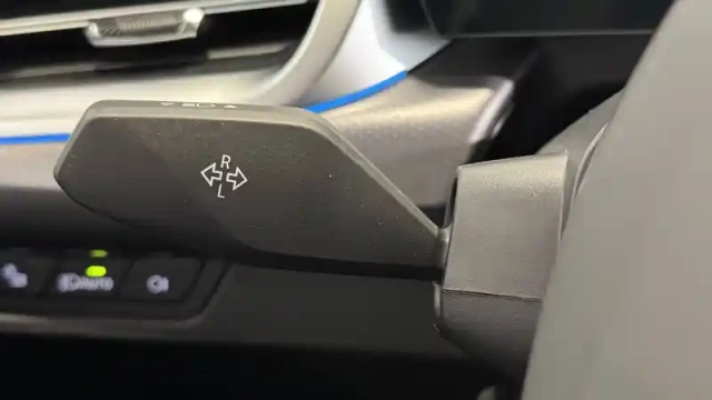 Bmw Serie 2 active tourer 218i 136 ch dkg7 — photo 29