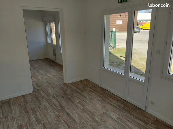 Local commercial bureau de 30m2