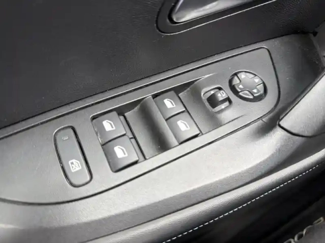 Peugeot 2008 puretech 130 s&amp;s eat8 allure — photo 20