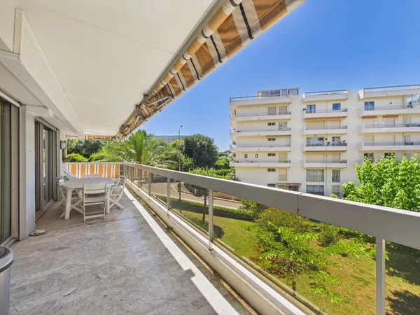MAS DE TANIT - SUPERBE 4 PIÈCES AVEC VUE MER ET TERRASSE D'ANGLE DE 55 M²