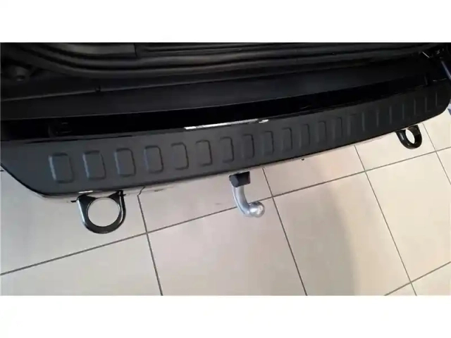 Land Rover Defender 110 p300e awd auto — photo 22