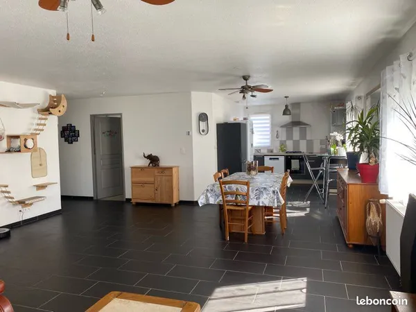 Appartement T4 - 93 m² lumineux avec terrasse - Essert centre