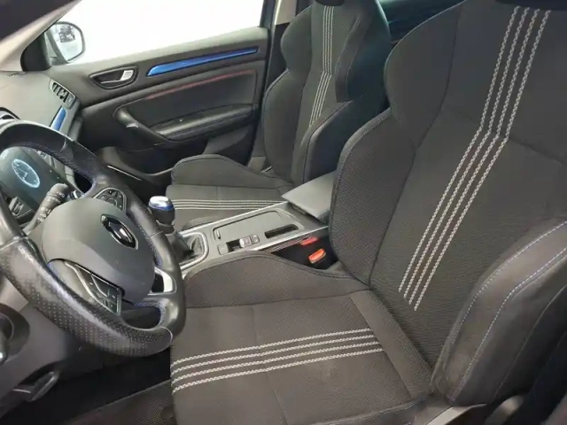 Renault Megane mégane iv berline tce 140 fap — photo 35
