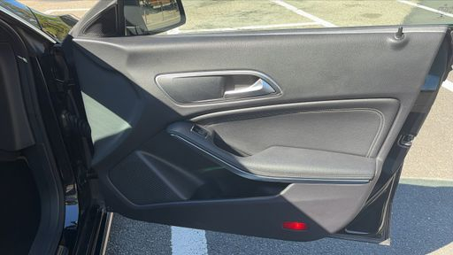 Mercedes Classe CLA Shooting Brake 220 CDI 177 7G-Tronic - Sensation – 2016 – 141934 km – Diesel – Boîte Automatique — photo 25