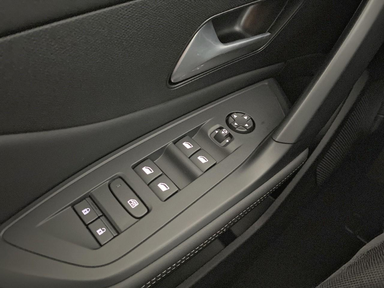 Peugeot 308 hybrid 145 e-dcs6 allure — photo 20