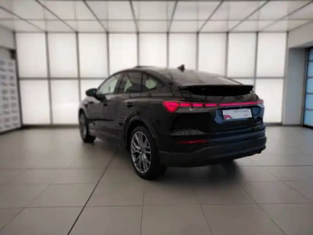 Audi Q4 E-Tron sportback 45 285 ch 82 kwh — photo 10