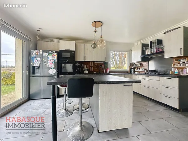 Maison 8 pièces 176 m²