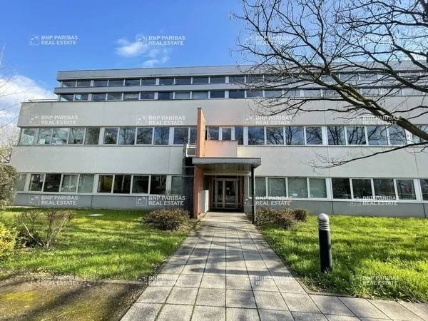 Bureau 6 pièces 765 m²