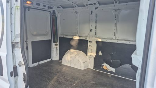 Peugeot Boxer L1H1 2.2 HDI 110 - Confort – 2015 – 24255 km – Diesel – Boîte Manuelle — photo 49