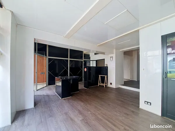 Local commercial 52 m² VILLEMUR SUR TARN