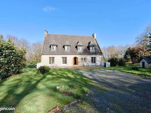 Maison 8 pièces 214 m²