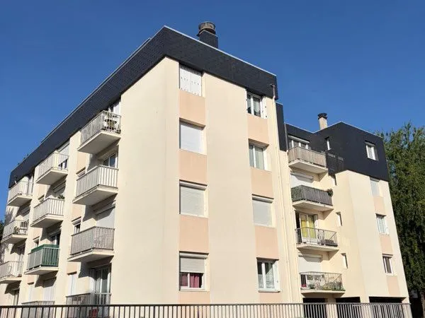 De particulier à particulier vends appartement en résidence dernier étage