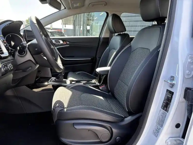 Kia Xceed 1.5 t-gdi 140 ch bvm6 — photo 18