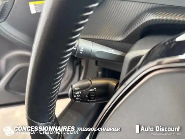 Peugeot 2008 puretech 130 s&amp;s bvm6 allure — photo 17