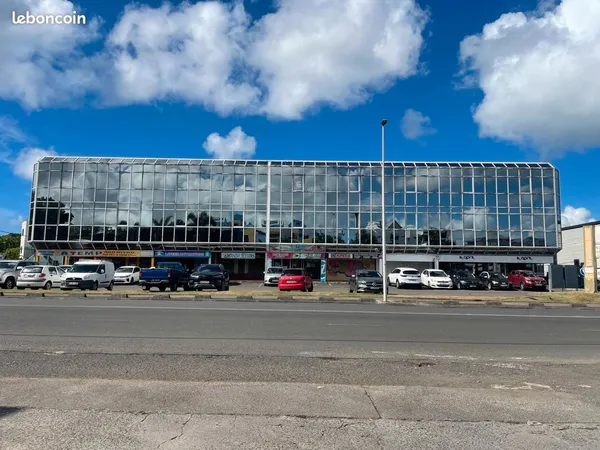Bureaux 256 m² LES ABYMES
