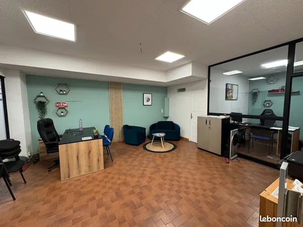 Bureau dans galerie proche place liberté - Sécurisé
