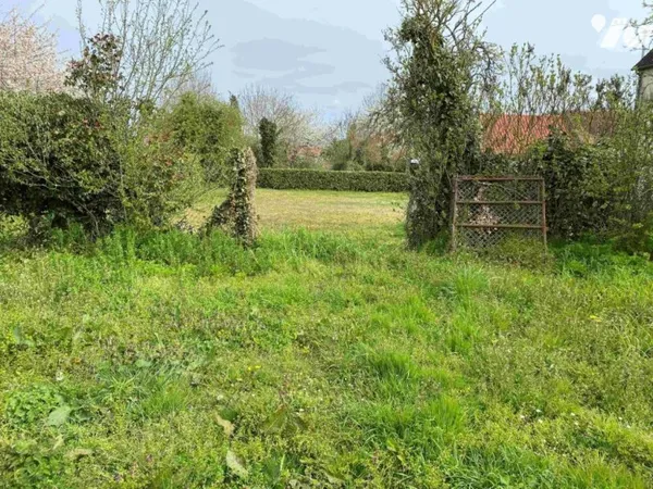 Terrain 808 m²