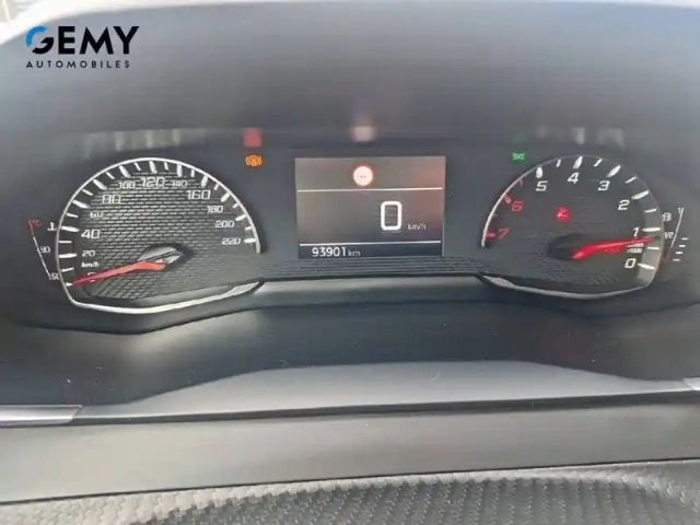 Peugeot 2008 puretech 100 s&amp;s bvm6 — photo 19