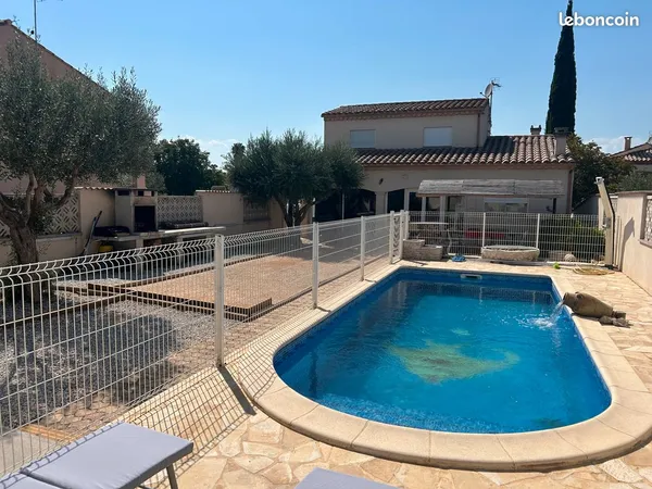 Superbe villa meublée de 90 m² avec piscine, grand garage aménagé et sans vis-à-vis à Coursan