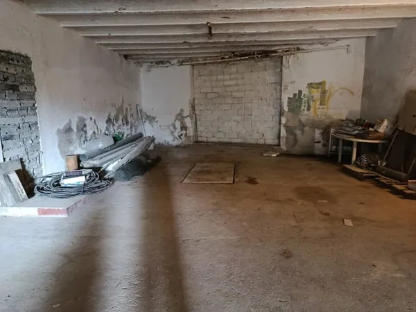 Local 1 pièce 52 m²