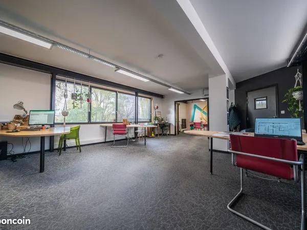 Bureaux 66 m² Cléry-Saint-André