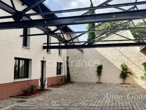 ORLEANS CENTRE, à vendre plateau d'appartement duplex de 122 m2 avec jardin de 97 m2 et place de par