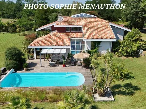Villa d'architecte 9 pièces 240 m²