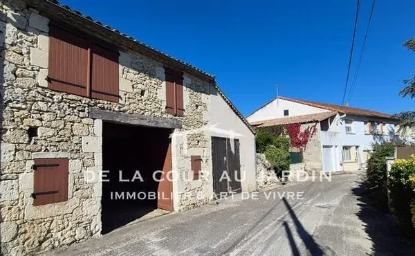 Grange en pierre au coeur d'un village du Tarn-et-Garonne, pour futur projet !