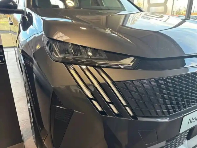 Peugeot 5008 hybrid 145 e-dcs6 — photo 39