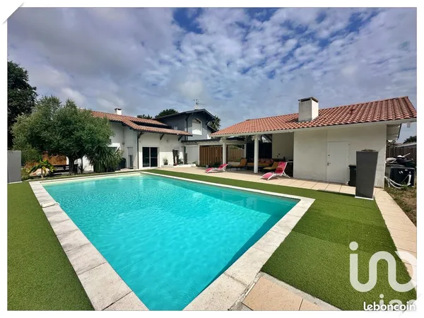 Propriété 7 pièces 192 m²