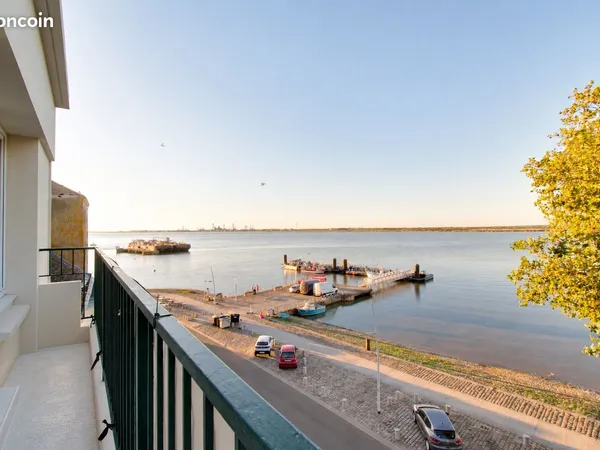 Appartement T2 lumineux avec balcon et vue sur la Loire à Paimboeuf