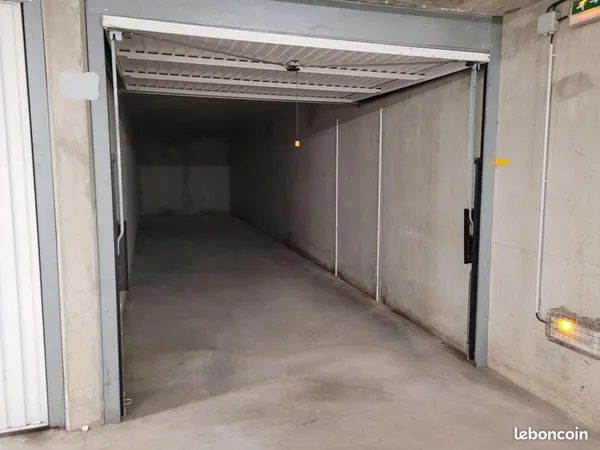 Garage 26 m² Porto Vecchio