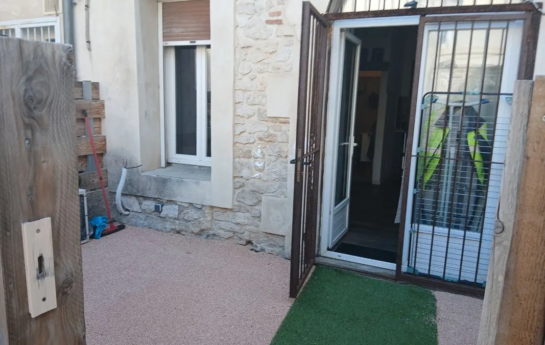 Photo 1