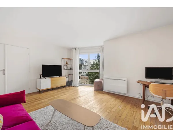 A Vendre joli 2 pièces - 48 M2 - Suresnes en face du Parc du Chateau -