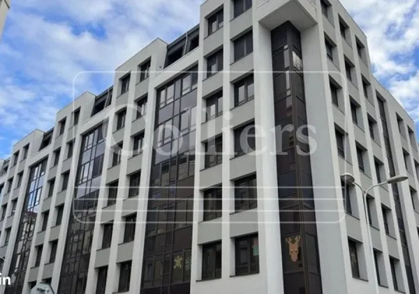 Bureau 2 870 m²