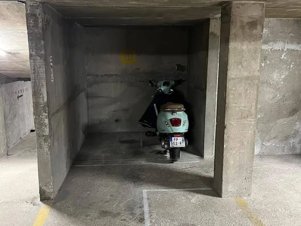 Parking 9 m²