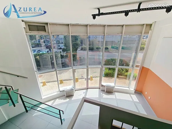 LOCAL COMMERCIAL 176 m² ANTIBES