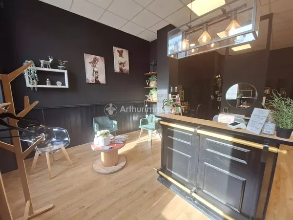 Salon professionnel équipé de 70 m² à Mazamet