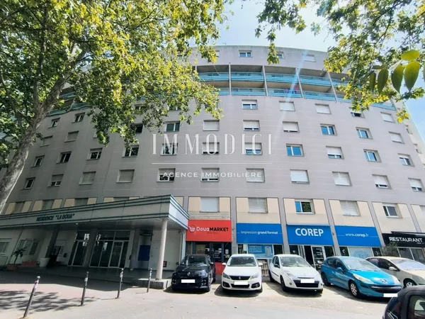 VILLEURBANNE LA DOUA T2 38 m2 avec balcon 10 m2 7ème étage avec vue dégagée