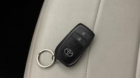 Toyota Yaris 116h France Business 5p — photo 16