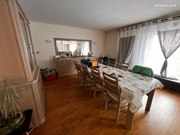 Loue grand appartement T6 avec terrasse en centre ville