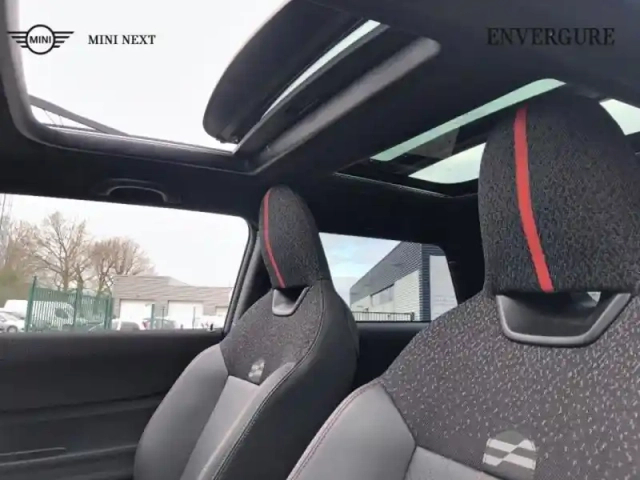 Mini Cooper 3 portes s 204ch jcw dkg7 — photo 11