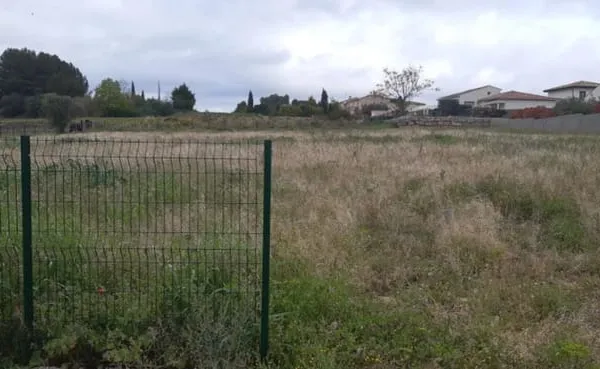 Terrain 400 m²