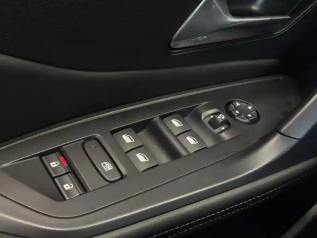 Peugeot 308 phev 180ch allure pack e-eat8 — photo 10