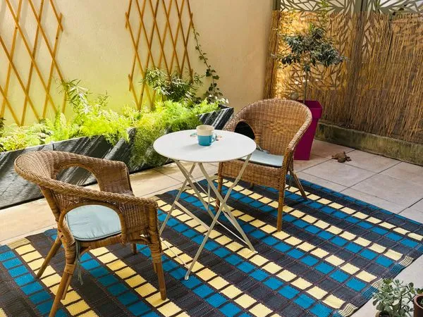 Vieux-Port - 2 pièces rénové + terrasse-patio 18 m² au calme