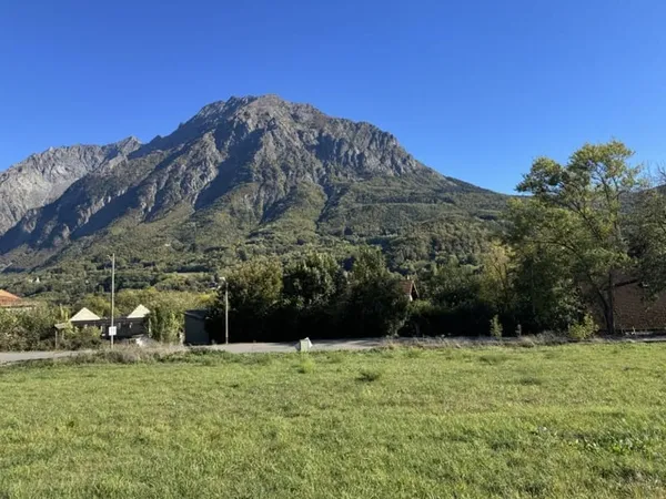 Terrain 1012 m²