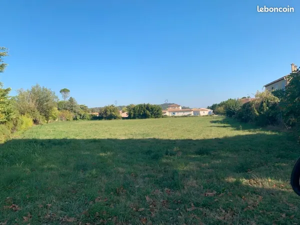 Terrain 700 m² Tresques