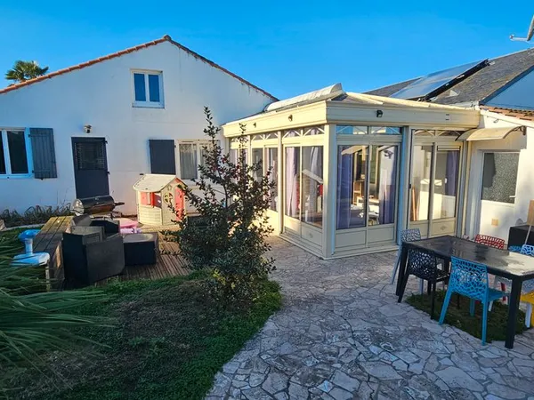 Coex 85220 - maison - 8 pieces - 170 m²