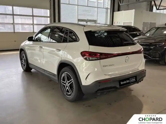 Mercedes Eqa 250+ — photo 35