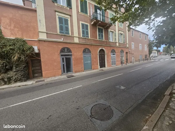 Local commercial 50 m² San-Martino-di-Lota